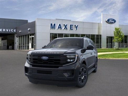Used 2026 Ford Expedition Active image 2