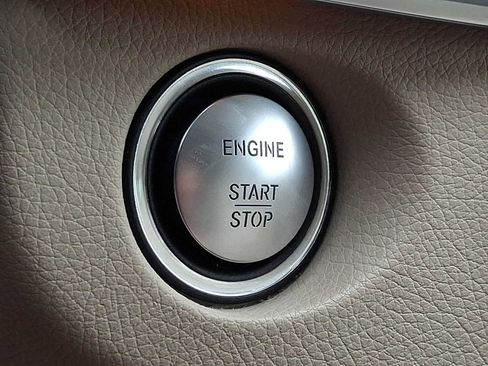 Used 2014 Mercedes-Benz E 350 4MATIC Sedan image 25