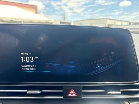 Used 2025 Hyundai Elantra SEL FWD image 20