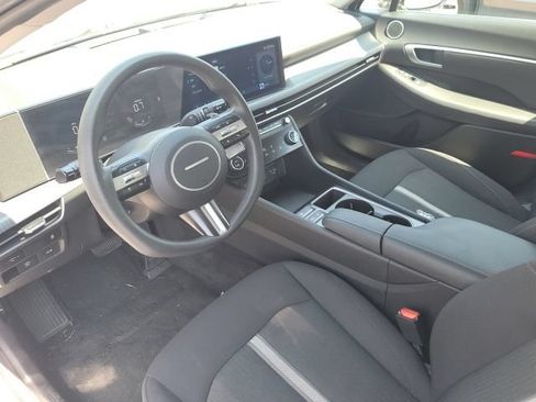 Used 2024 Hyundai Sonata SEL FWD image 2