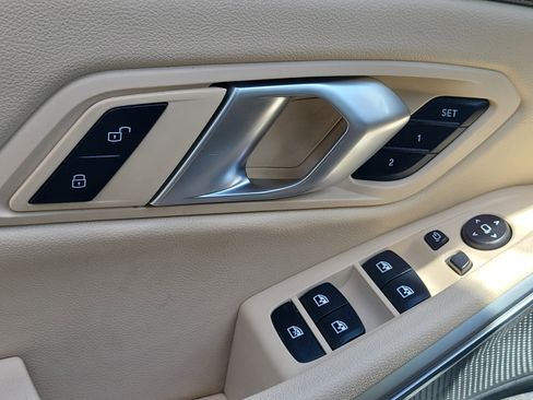 Used 2025 BMW 330i Sedan w/ Convenience Package image 18