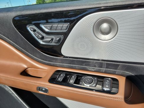 Used 2022 Lincoln Aviator Reserve w/ Equipment Group 201A image 21