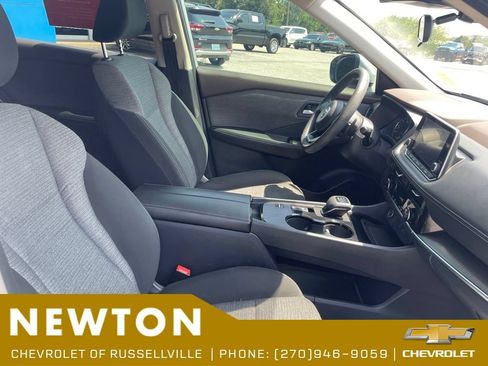 Used 2021 Nissan Rogue SV FWD image 22