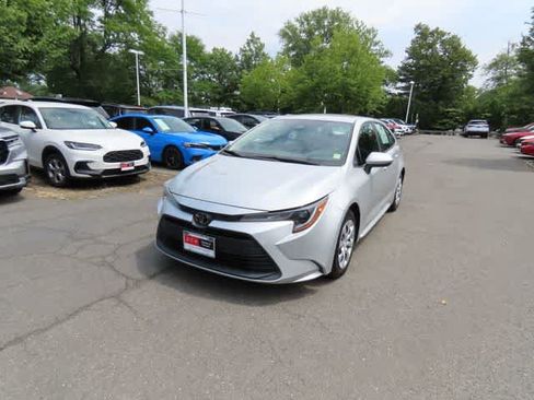 Used 2024 Toyota Corolla LE FWD image 1