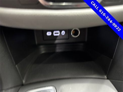 Used 2022 Chevrolet Equinox LS w/ LS Convenience Package image 16