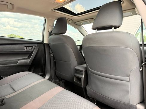 Used 2018 Toyota Corolla SE w/ SE Premium Package FWD image 19