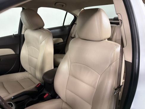 Used 2015 Chevrolet Cruze LT FWD image 11