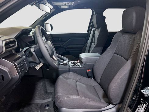 New 2026 Toyota 4Runner SR5 AWD/4WD image 17