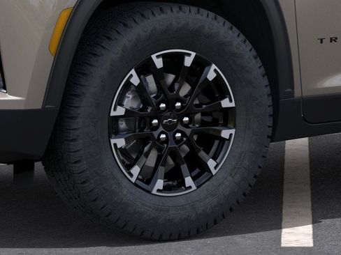 New 2026 Chevrolet Traverse Z71 w/ Driver Confidence Package AWD/4WD image 9