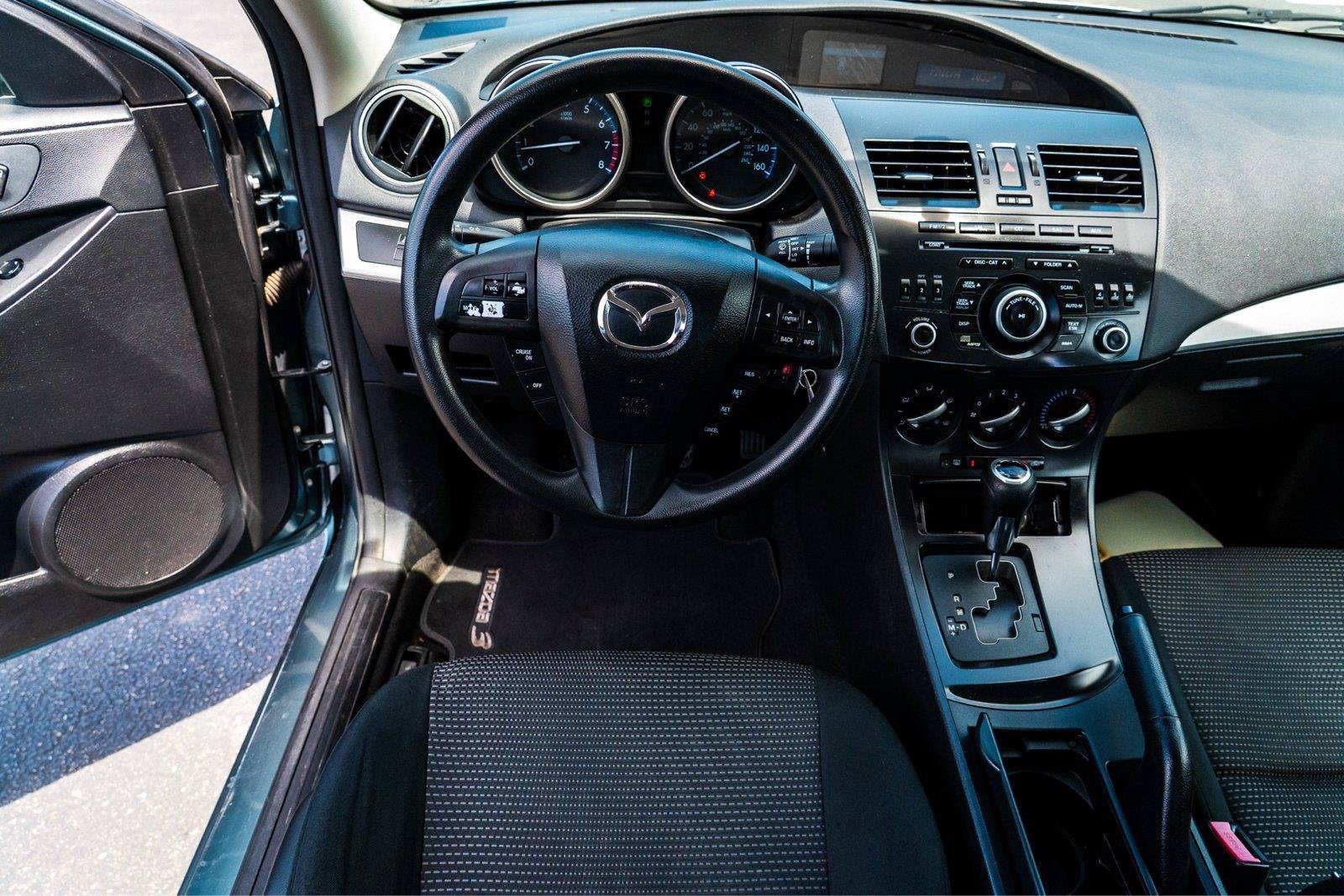 Used 2013 MAZDA MAZDA3 i Sport FWD image 21