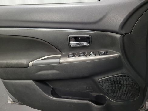 Used 2018 Mitsubishi Outlander Sport ES image 22