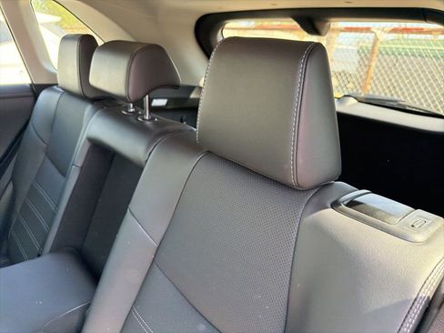 Used 2023 Toyota RAV4 Limited image 30