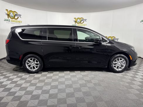 New 2026 Chrysler Voyager LX FWD image 11