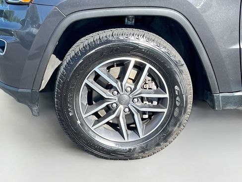Used 2021 Jeep Grand Cherokee Limited AWD/4WD image 32