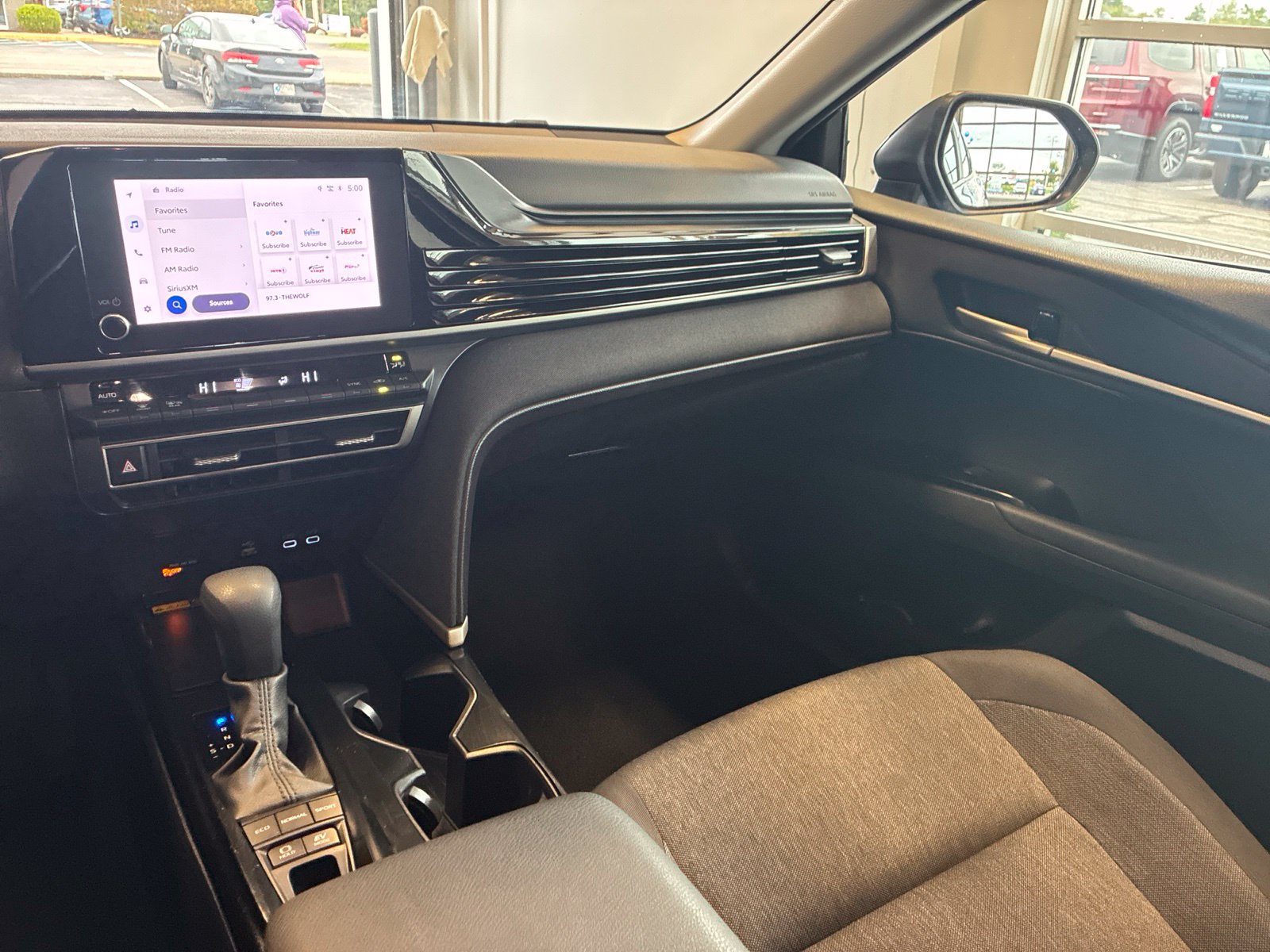 Used 2025 Toyota Camry LE FWD image 21