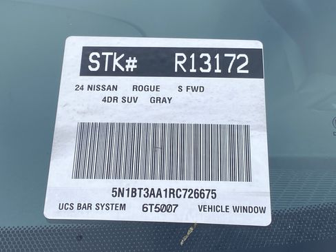 Used 2024 Nissan Rogue S FWD image 30
