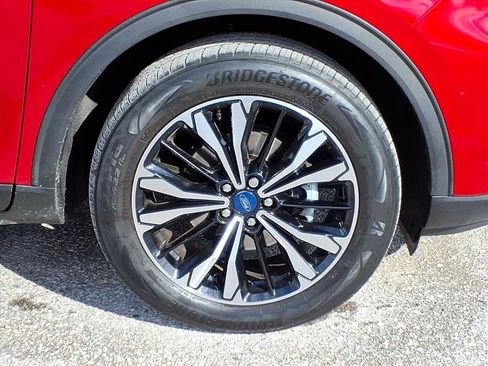 Used 2022 Ford Escape SE w/ SE Sport Appearance Package image 10