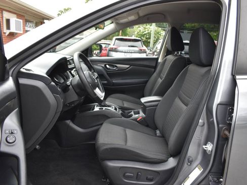 Used 2019 Nissan Rogue SV AWD/4WD image 7