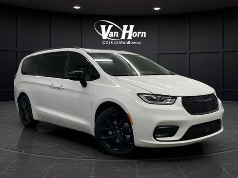 New 2026 Chrysler Pacifica Select w/ S Appearance Package FWD image 41