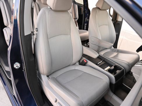 Used 2018 Honda Odyssey Elite image 18