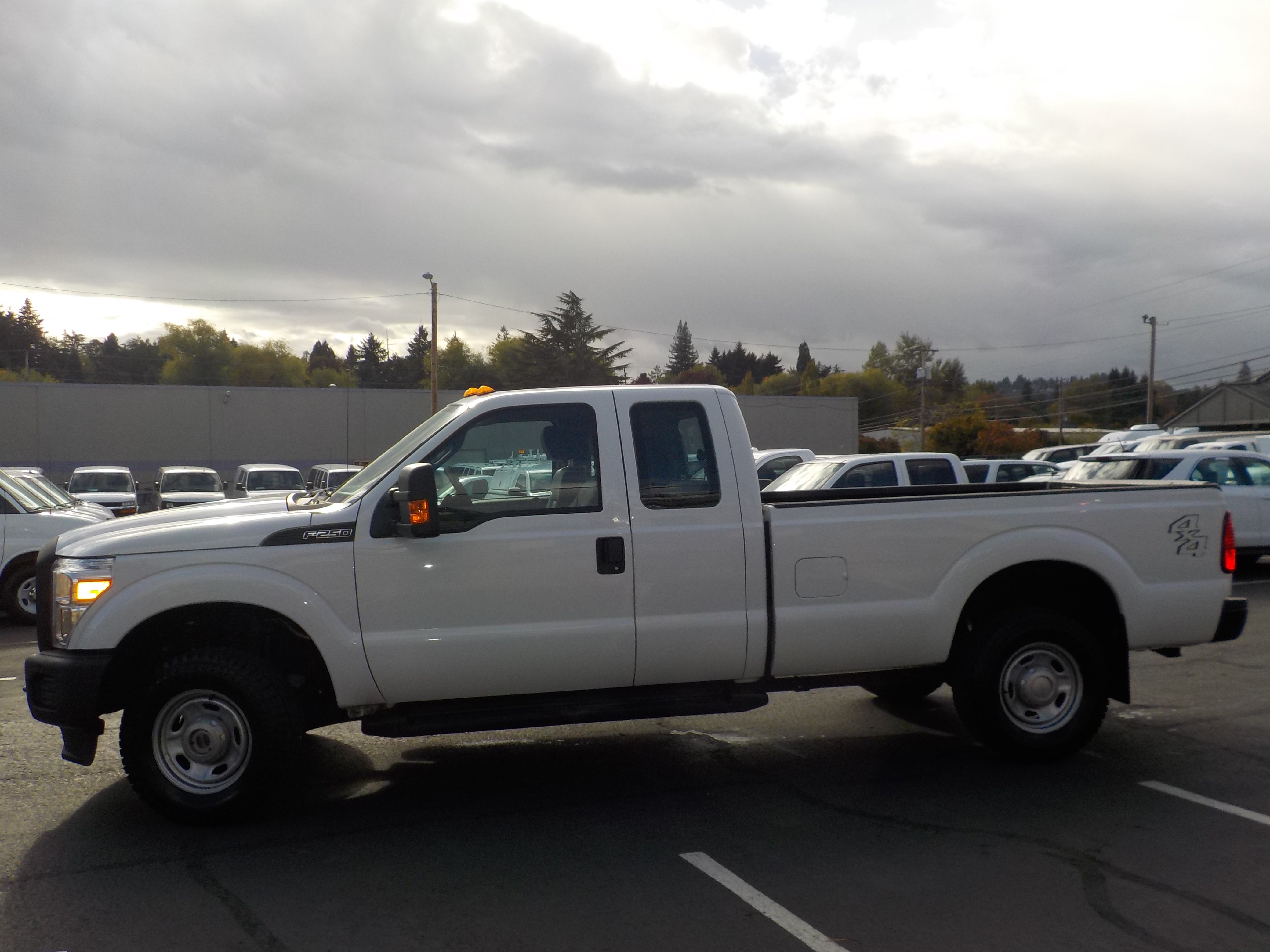 Used 2015 Ford F250 XL w/ Power Equipment Group AWD/4WD image 2