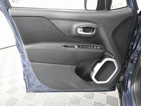 Used 2020 Jeep Renegade Sport image 18