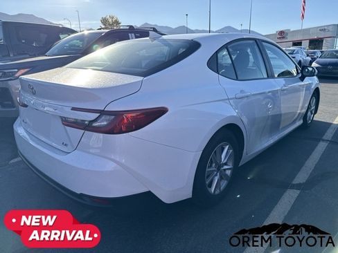 Used 2025 Toyota Camry LE FWD image 8