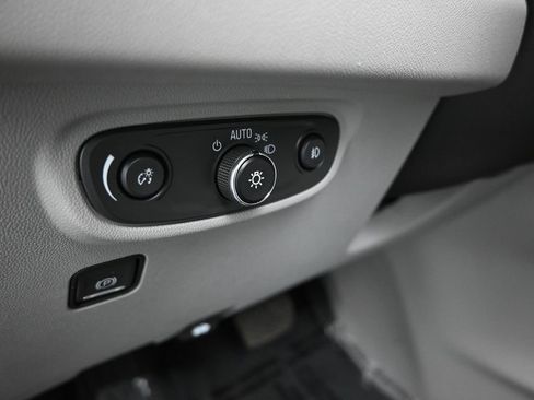 Used 2024 GMC Terrain SLT image 23