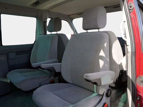 Used 2003 Volkswagen Eurovan MV image 16