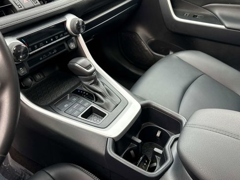 Used 2025 Toyota RAV4 XLE Premium image 18