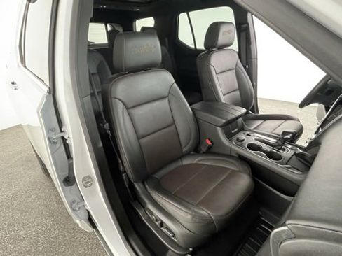 Used 2024 Chevrolet Traverse High Country image 50