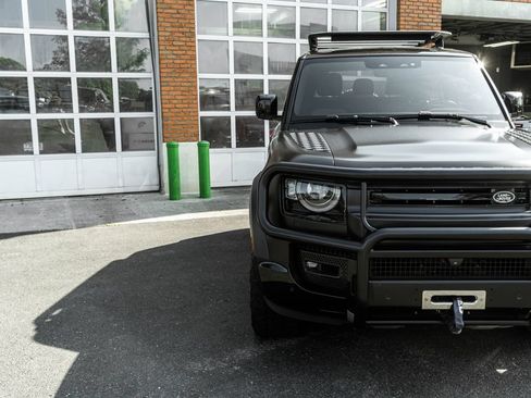 Used 2023 Land Rover Defender 90 X-Dynamic SE AWD/4WD image 29