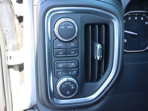 Used 2021 GMC Sierra 1500 Elevation w/ Preferred Package AWD/4WD image 11