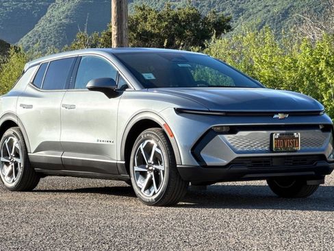 New 2026 Chevrolet Equinox EV LT image 2