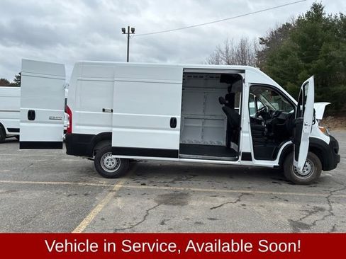 Used 2025 RAM ProMaster 2500 w/ Convenience Group image 10