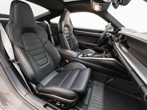 Used 2022 Porsche 911 Turbo image 25