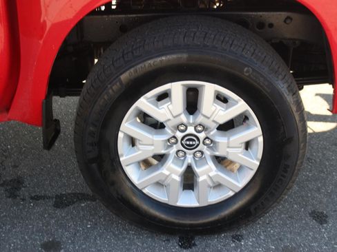 Used 2023 Nissan Frontier SV image 35