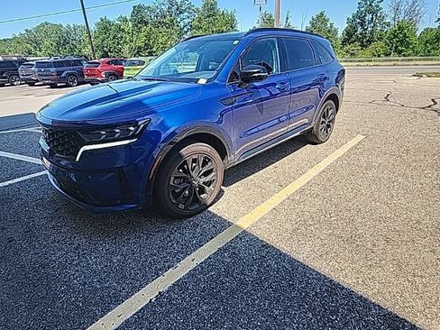 Used 2023 Kia Sorento SX AWD/4WD image 4