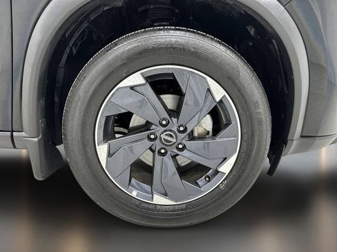 Used 2024 Nissan Rogue SV FWD image 10