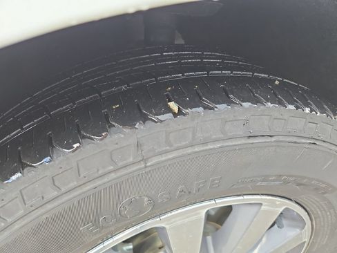 Used 2023 Chrysler Pacifica Touring-L FWD image 11