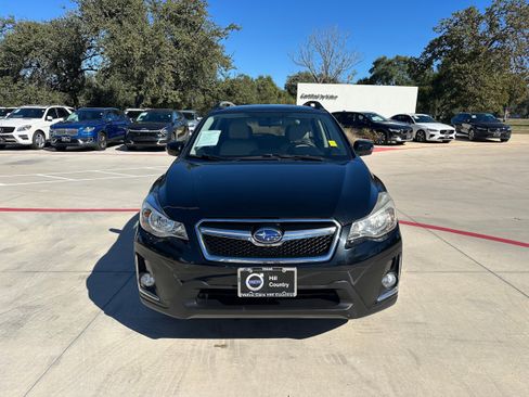 Used 2017 Subaru Crosstrek 2.0i Limited image 8