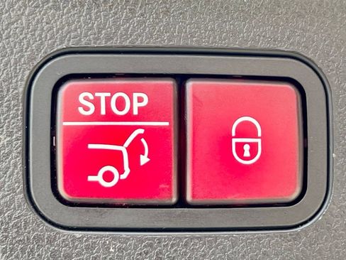 Certified 2022 Mercedes-Benz GLS 450 4MATIC image 34