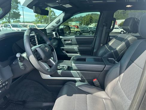 Used 2023 Toyota Sequoia Platinum AWD/4WD image 13