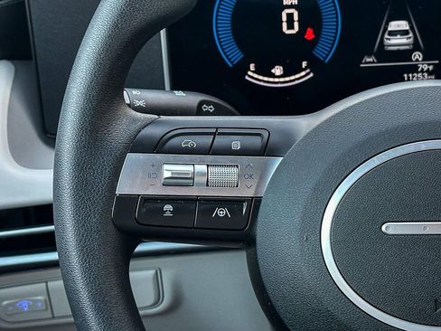 Used 2025 Hyundai Tucson SE image 21