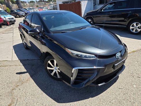 Used 2018 Toyota Mirai FWD image 5