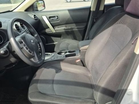 Used 2014 Nissan Rogue S w/ Convenience Package FWD image 7