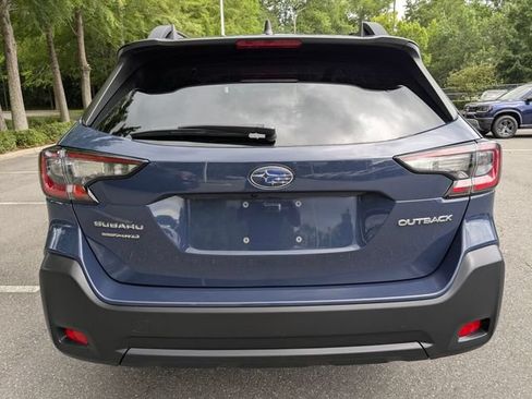 Used 2024 Subaru Outback Premium AWD/4WD image 9