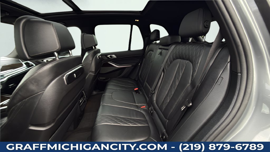 Used 2025 BMW X5 xDrive50e AWD/4WD image 23
