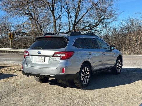 Used 2015 Subaru Outback 3.6R Limited image 11