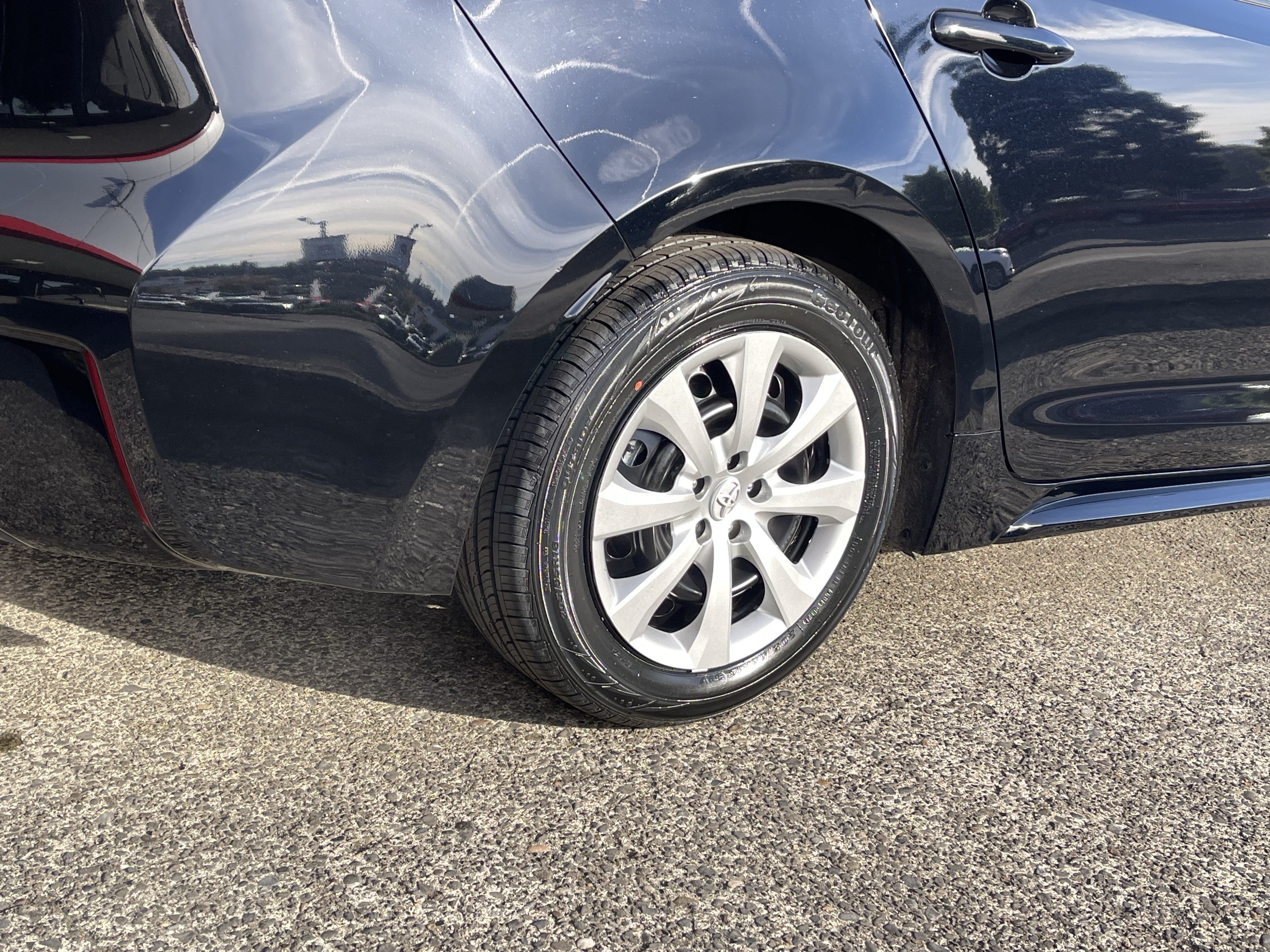 Certified 2025 Toyota Corolla LE FWD image 8